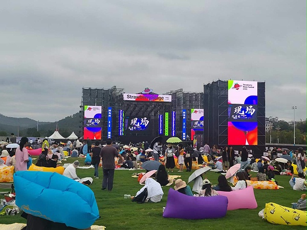 为什么他家的演出舞台灯光租赁设备受欢迎呢？
