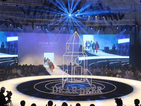 如何让演出的舞台桁架搭建的更安全