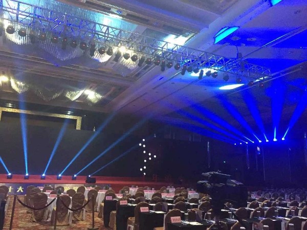 2022年被客户青睐的灯光设备租赁